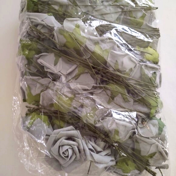 NWT GREY-Roses ROSETTE Bundle - Picture 3 of 5